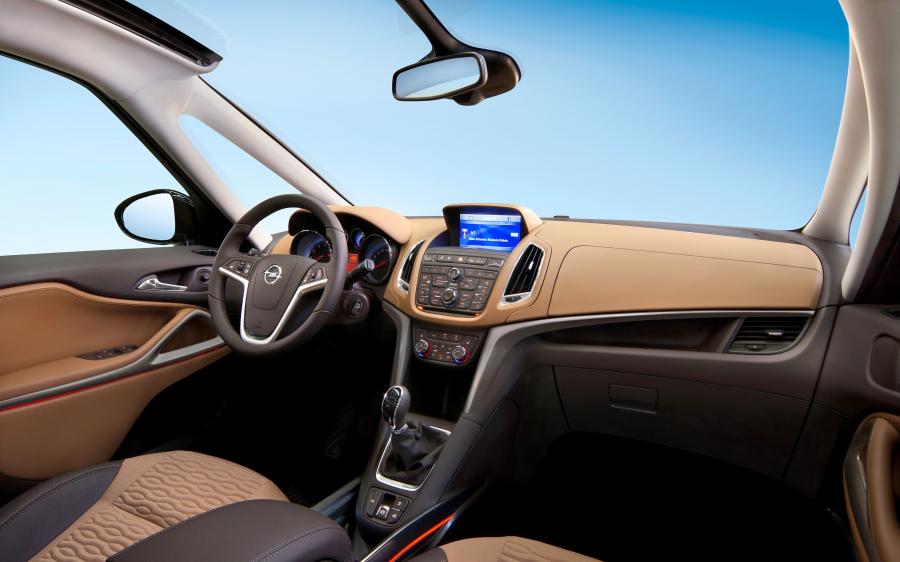  Opel Zafira Tourer 1.6 CDTi Ecotec 2013 года  (фото 3 из 46)